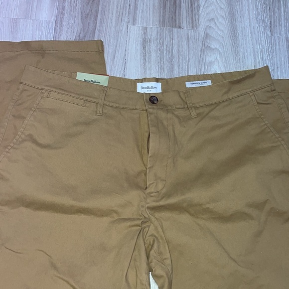 Khaki pants - Picture 2 of 6